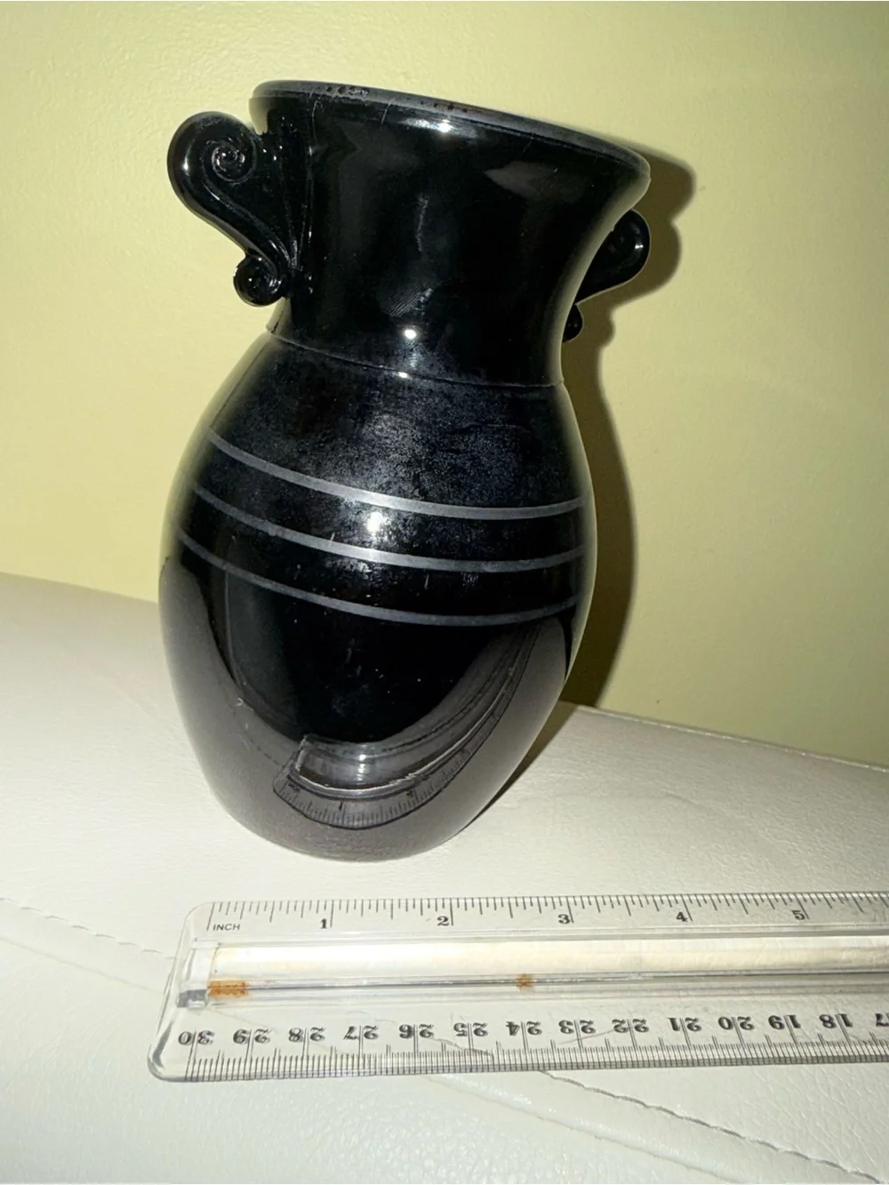 Glossy Black amethyst Decorative Vase